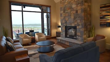Smart TV, fireplace, ping pong