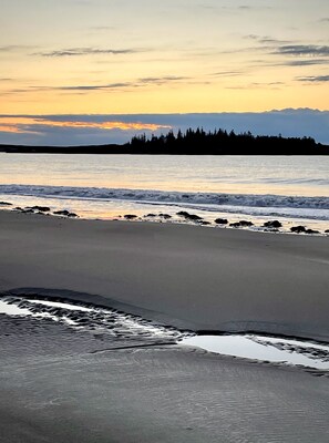 沙滩椅、沙滩毛巾