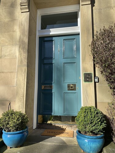 Beautiful Apartment in Edinburgh's Historic New Town