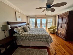 6 habitaciones, tabla de planchar con plancha, wifi y ropa de cama 