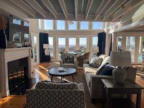 Smart TV, fireplace, DVD player, books