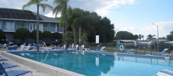 Beautiful  Home w/Private  pool , quiet & gated , WiFi - mins from Disney