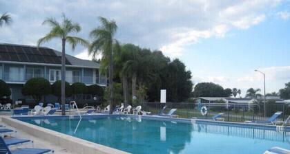 Hermosa casa de 3 dormitorios con piscina, recientemente reformadas, Wi - minutos de Disney