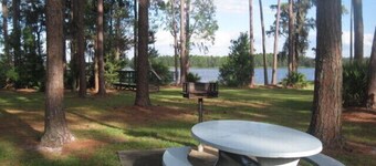 美しい3ベッドルームの家、新しく改装済みのプール、WiFi  -  Disneyから数分