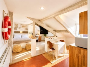 Room - Èrsextius, GGB2, Nice (Nice)