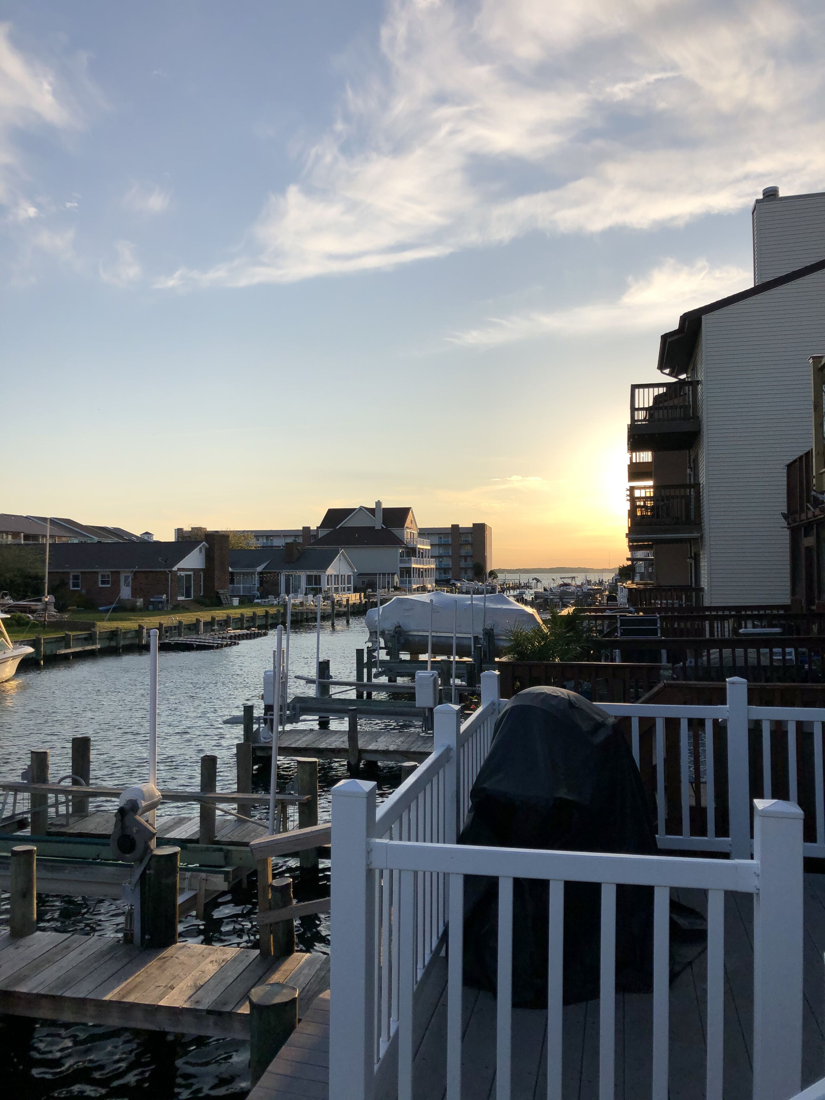 Garrish Retreat - Waterfront Getaway