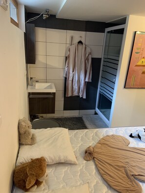 5 soveværelser, skrivebord, strygejern/strygebræt, gratis Wi-Fi