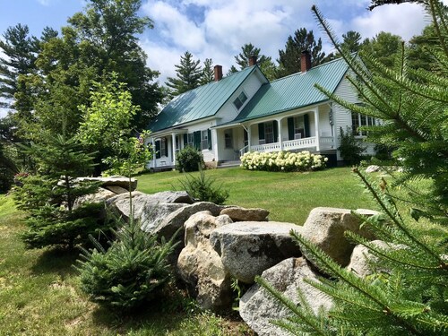 CHARMING, 4-Br, 2-Ba, Full Kitchen Wi-Fi, Mt View, private deck, discounts avail