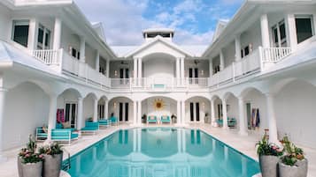 AuĂenpool, beheizter Pool