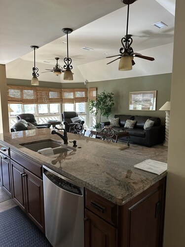 Turtle Cove Open Floor Plan 2bed/2bath Turtle Cove Villa Pet Friendly