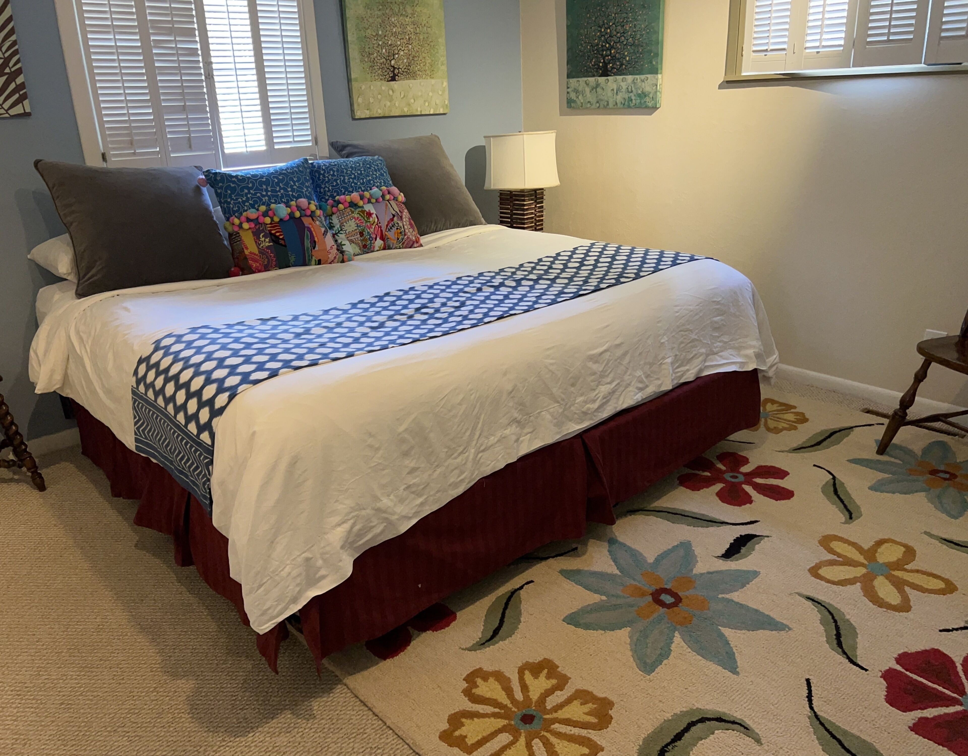 Walk to Plaza and Canyon - Private & Comfortable; Perfect for family and friends