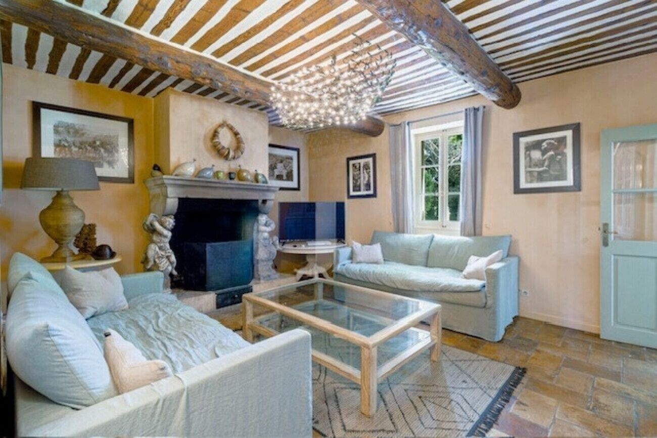 TV, fireplace, foosball, table tennis