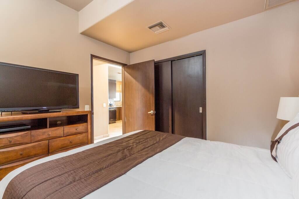 Cristal 501 Stunning Ocean Front 3 Bedroom 2 Bath Condo, Furnished 3 Bedroom 2 Bath Vacation Condo O