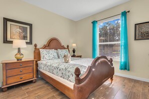 4 bedrooms, iron/ironing board, free WiFi, bed sheets