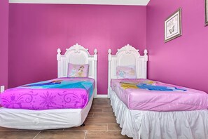 4 bedrooms, iron/ironing board, free WiFi, bed sheets