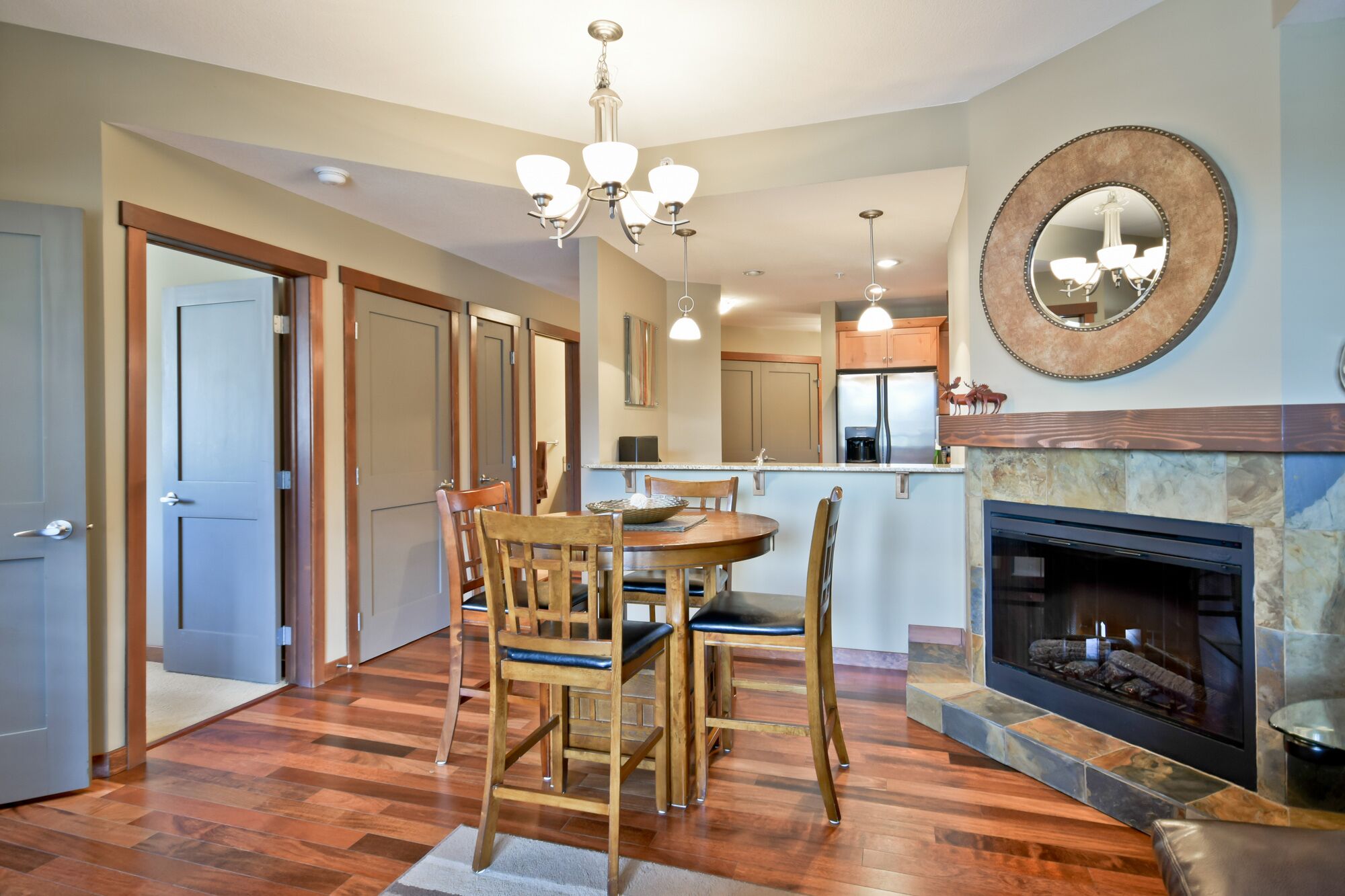 Luxury 2-bedroom condo in superb location - your mountain oasis!