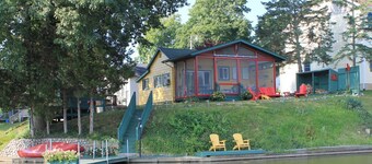 Cozy cabin w lake view. Book now for Fall. Pumpkins, apples, campfire. Pets ok!