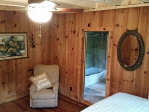 4 soveværelser, skrivebord, strygejern/strygebræt, sengetøj