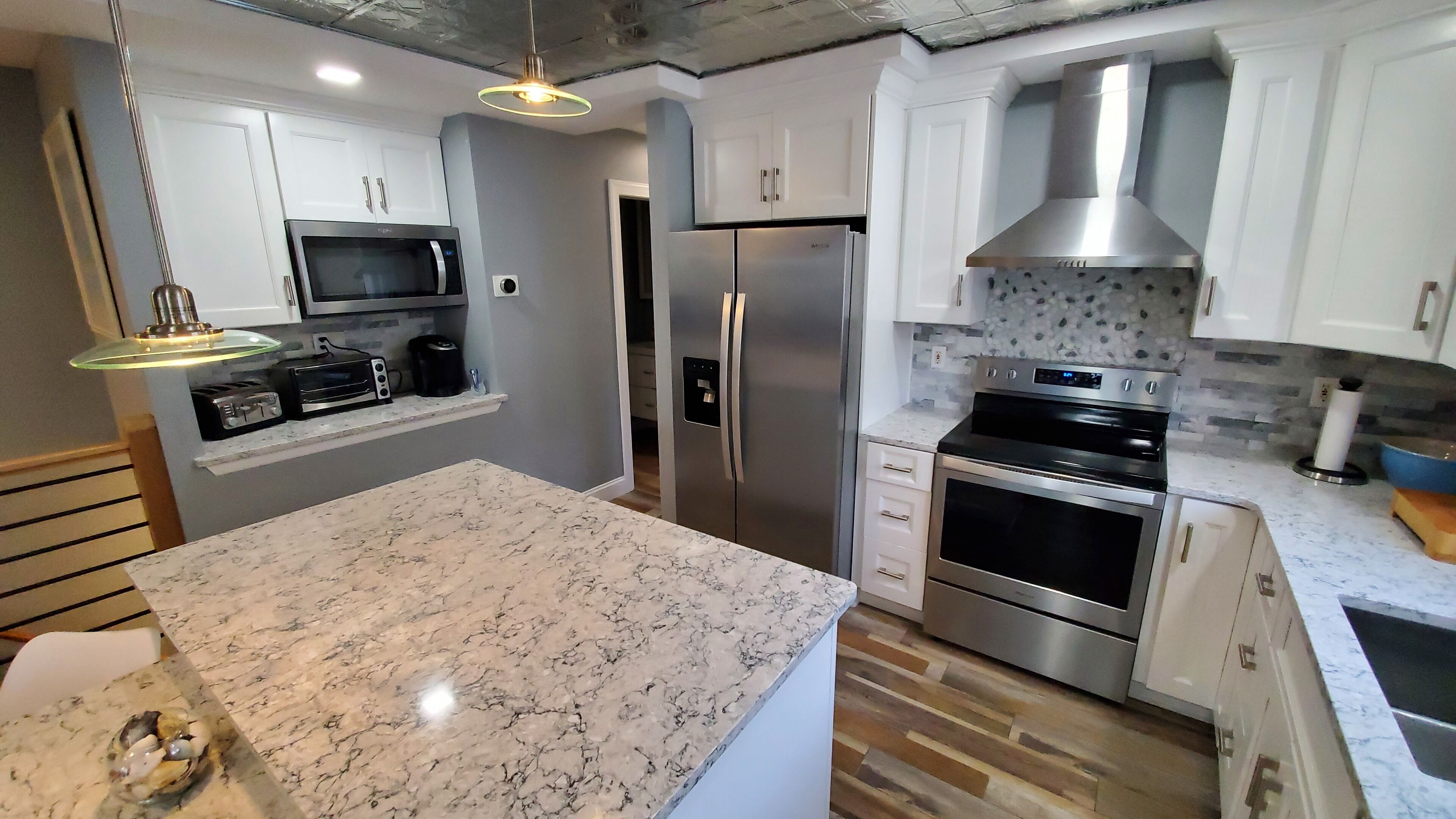 Family Fun at the Shore! Walk to Beach, Bay, Town!