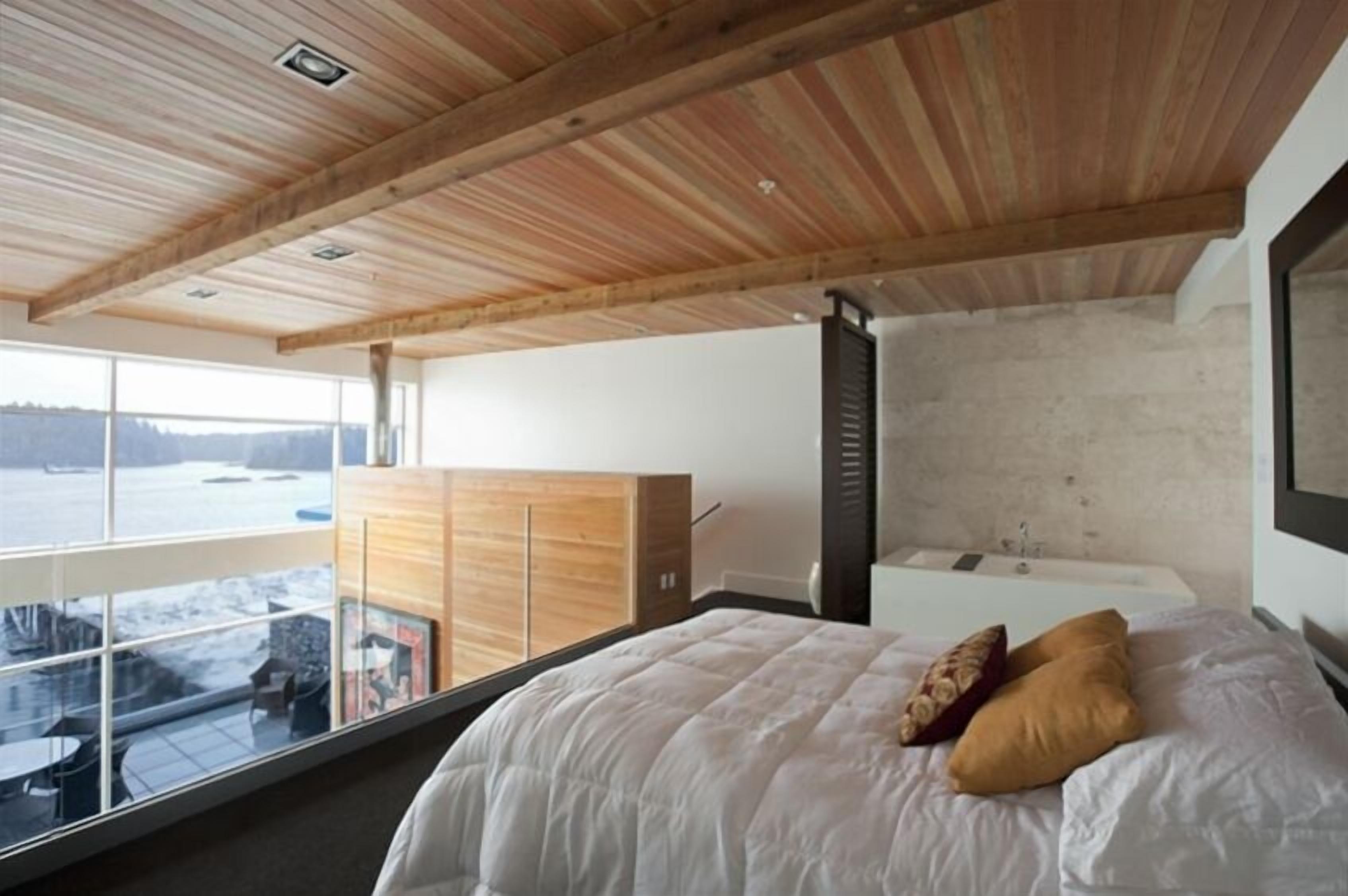 Tofino -  5 Star Executive Rental