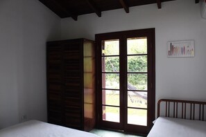4 bedrooms, WiFi, bed sheets, wheelchair access