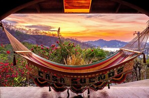 Property grounds - Casa Sueños: Stunning Bay-view Retreat • Infinity Pool • Walk to Town • Sleeps 9 (San Juan Del Sur)