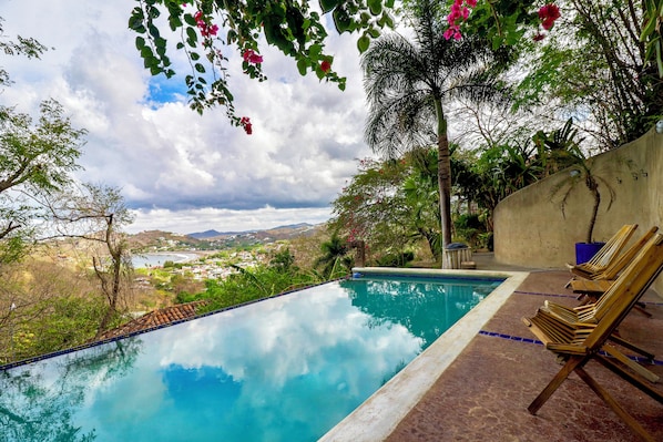 حمّام سباحة خارجي