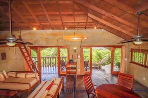 المنشأ�ة من الداخل