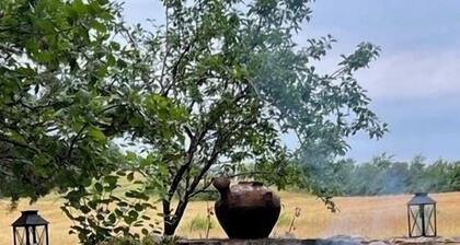 Ferme en pierre adaptée aux enfants et aux animaux avec piscine privée sur 2 hectares