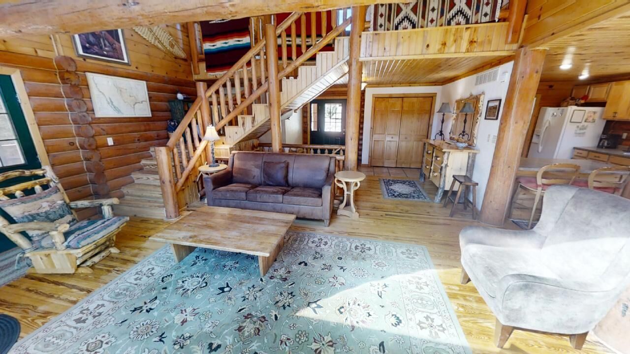 River Chant Lodge - Upper Valley - Hot Tub - On The River - WiFi - Satellite - L