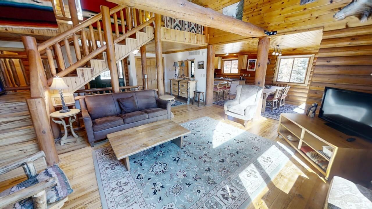 River Chant Lodge - Upper Valley - Hot Tub - On The River - WiFi - Satellite - L