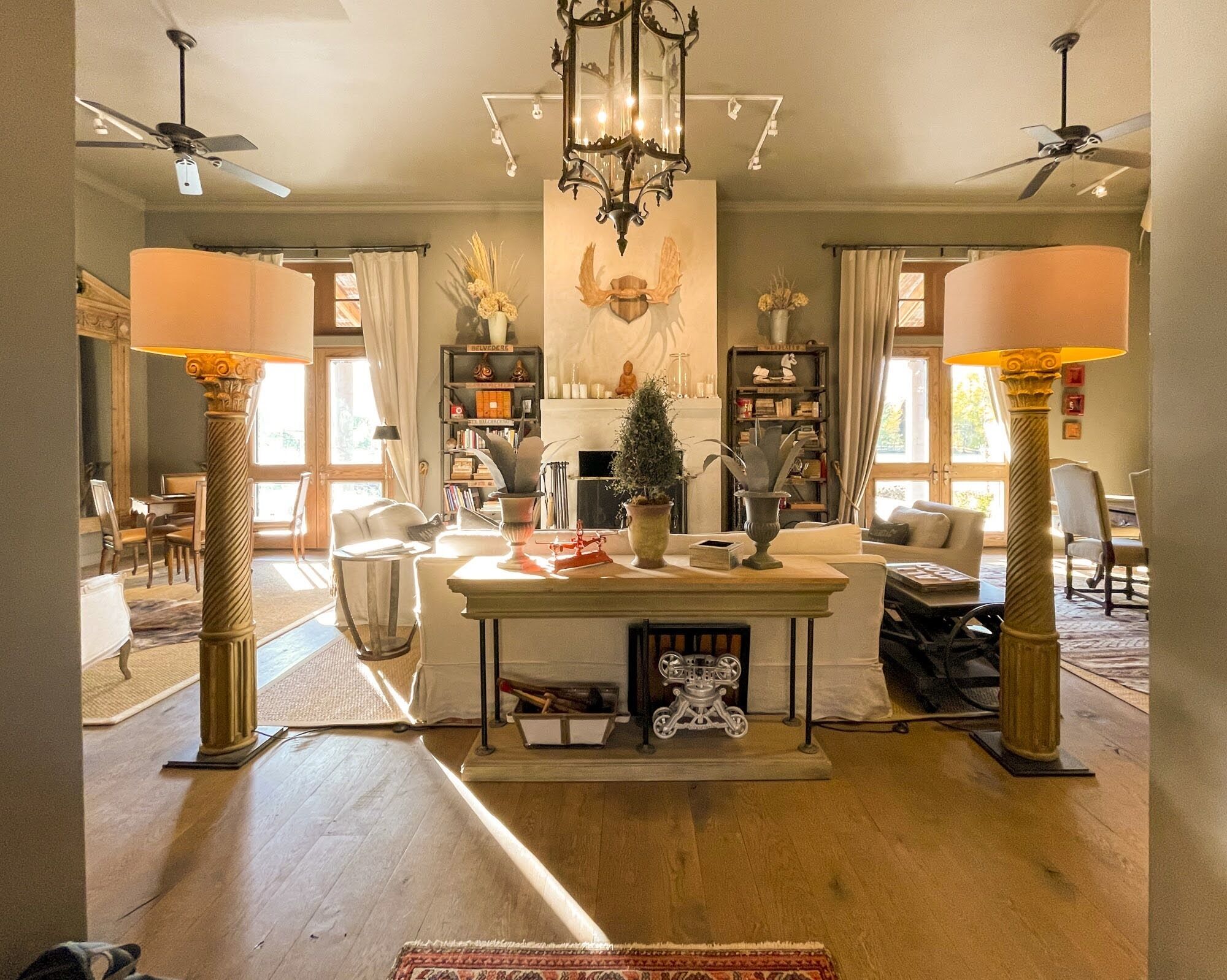   Country House with pool and hot tub on river 