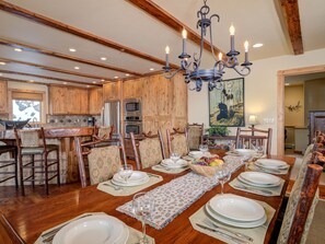 Dining - Big Sky Vacation Rentals: Black Eagle 31 (Big Sky)