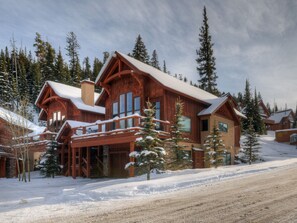 Exterior - Big Sky Vacation Rentals: Black Eagle 31 (Big Sky)