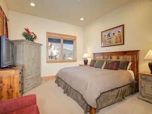 4 bedrooms, iron/ironing board, internet, bed sheets - Big Sky Vacation Rentals: Black Eagle 31 (Big Sky)