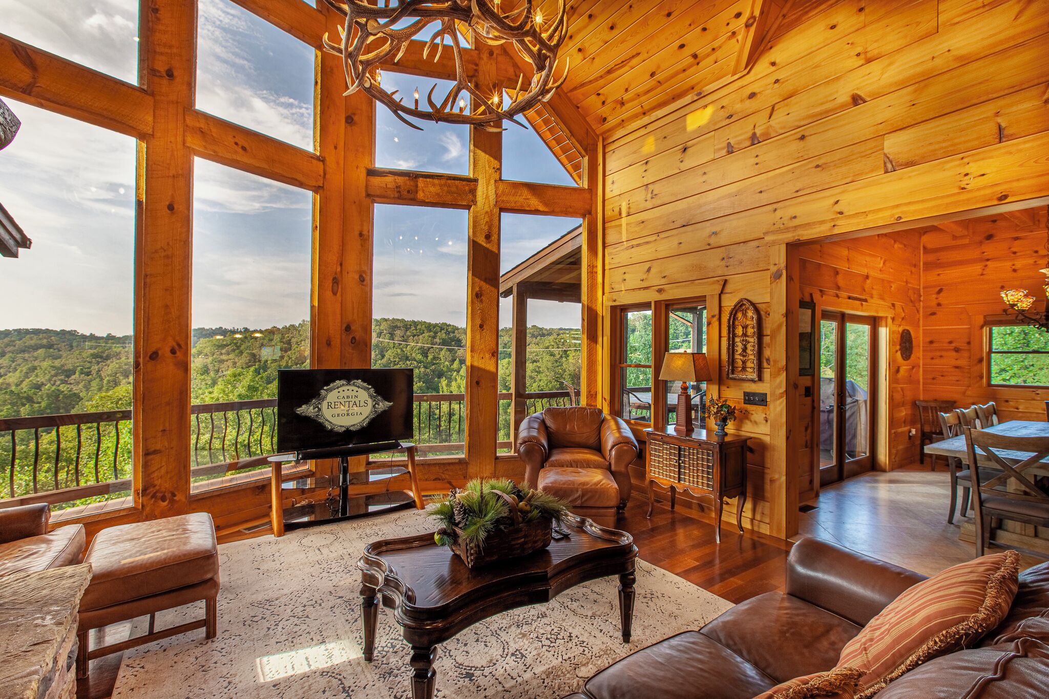Outlaw Ridge~5 Luxury Suites w/ Ensuite Baths~Mountain/River Views~River Access
