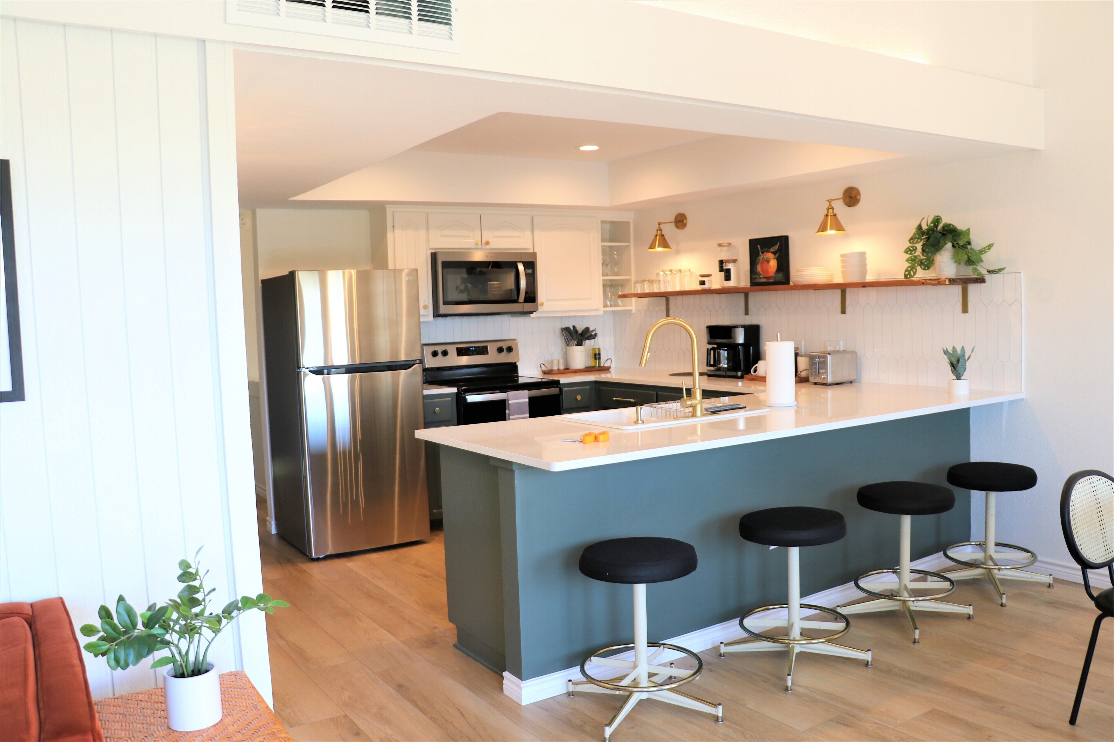 3/2 MODERN GEM RECENTLY RENOVATED + CLASSIC ARCADE GAMES