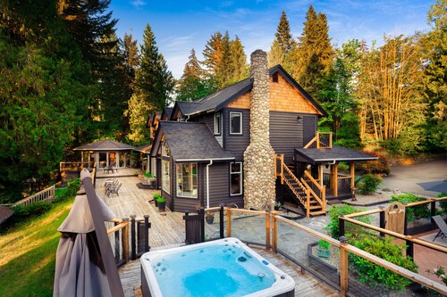 Your Private Resort Awaits! Come make memories no matter what the season. 