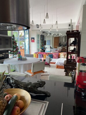 Interior - Exceptional Sea-Front design Condo, Private Garden across from Beach! (Nice)