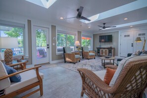 Smart TV, fireplace, DVD player