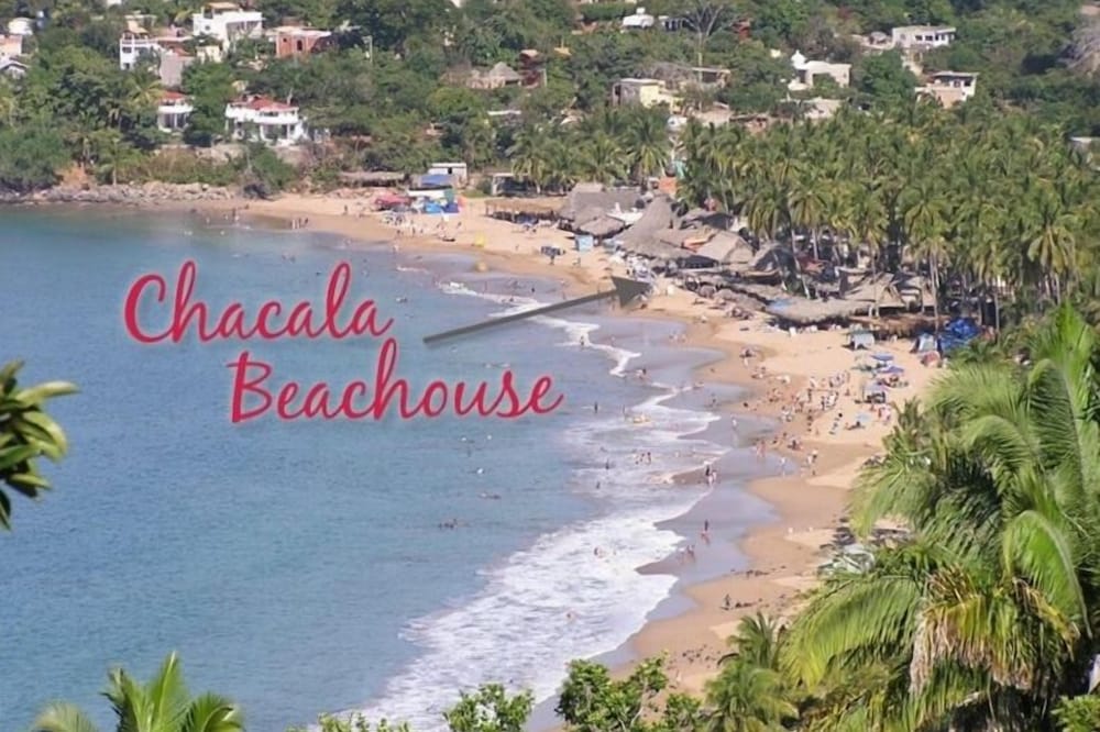 ONLY HOUSE ON THE SAND /SLEEPS 9 @ $ 51.00 a night per person