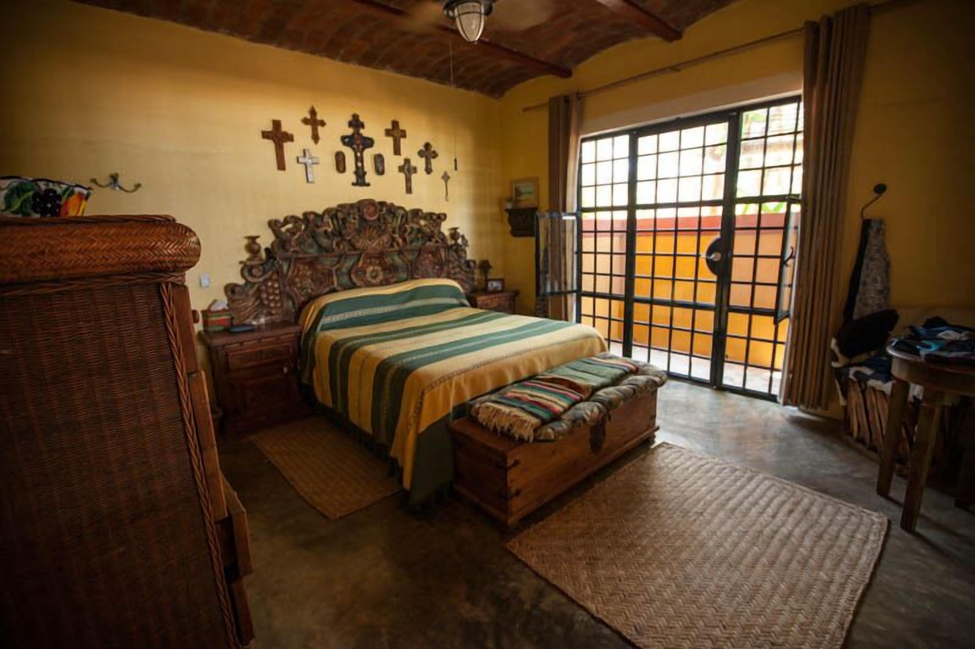 ONLY HOUSE ON THE SAND /SLEEPS 9 @  $ 51.00  a night per person 