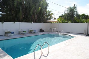 Et oppvarmet basseng