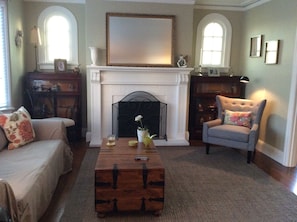 TV, fireplace, books, stereo