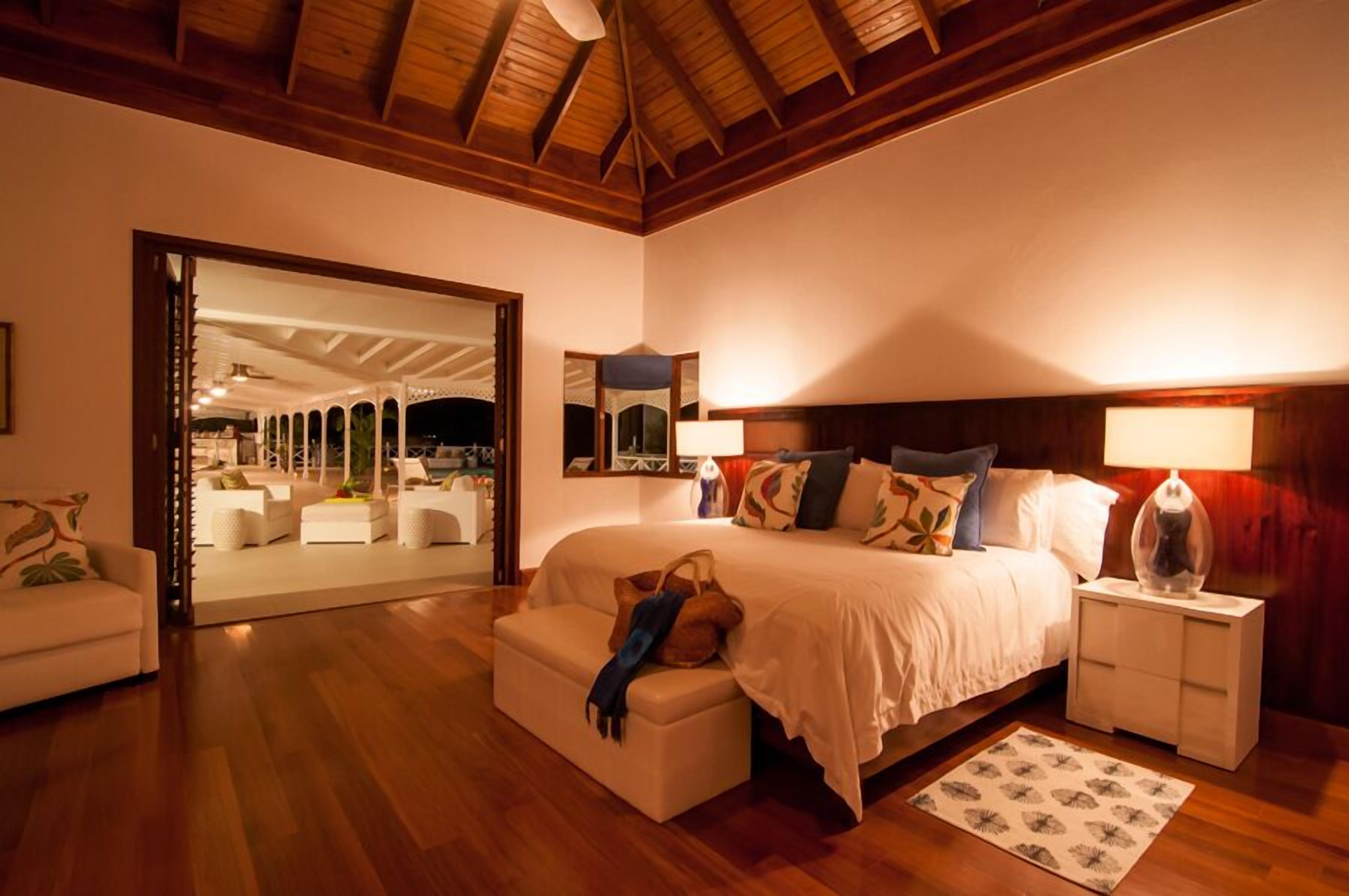 5 bedrooms, in-room safe, iron/ironing board, free WiFi