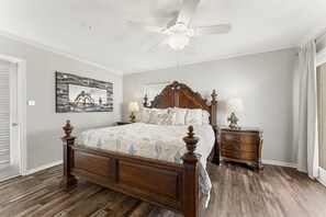 2 makuuhuonetta, silitysrauta/-lauta, ilmainen Wi-Fi, vuodevaatteet