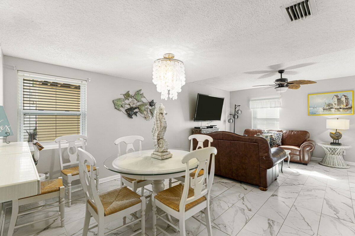 Carport Parking and Ground Floor Entry, Family Friendly!