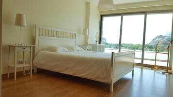 2 chambres, fer et planche Ă  repasser, Wi-Fi gratuit, draps fournis