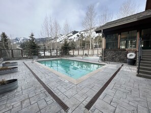 Innenpool, Außenpool