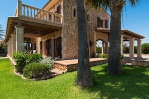 Exterior - Beautiful Majorcan house, free wifi, large garden, lovely (Palma de Mallorca (Cala d'0r))